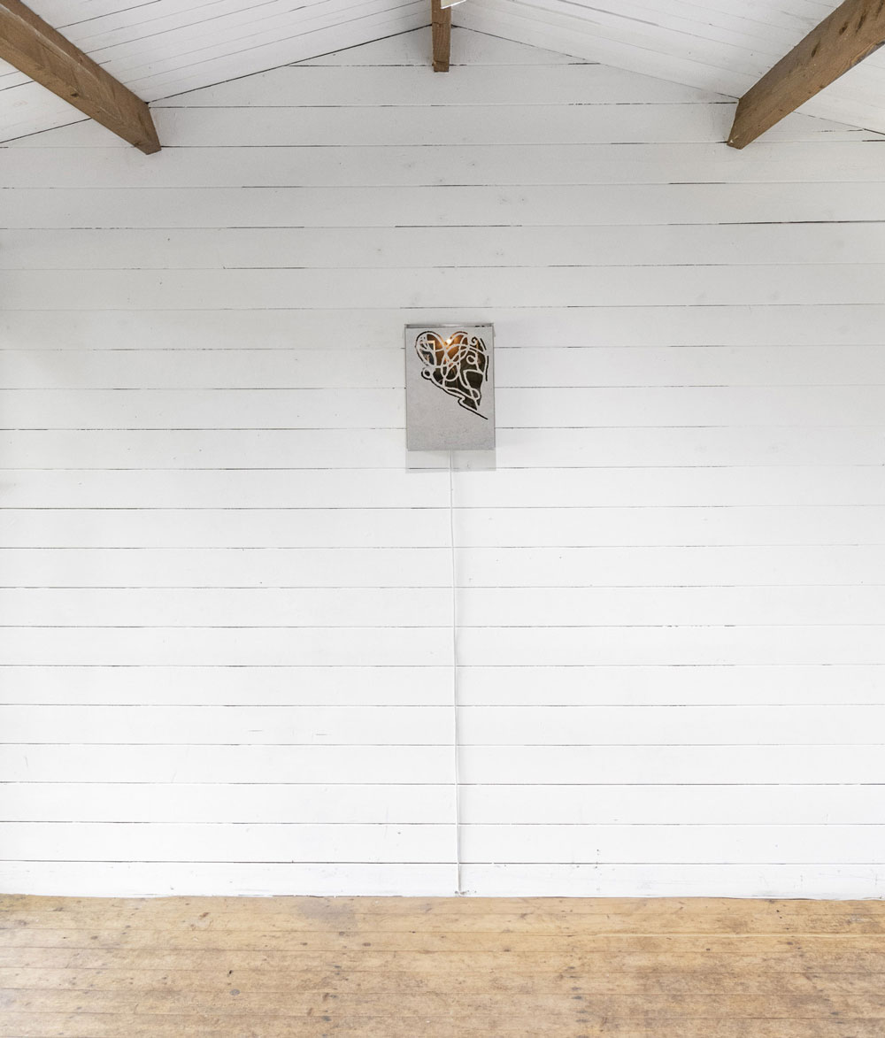 'Les objets parlent quand on ne regarde pas' by Sophie Conus